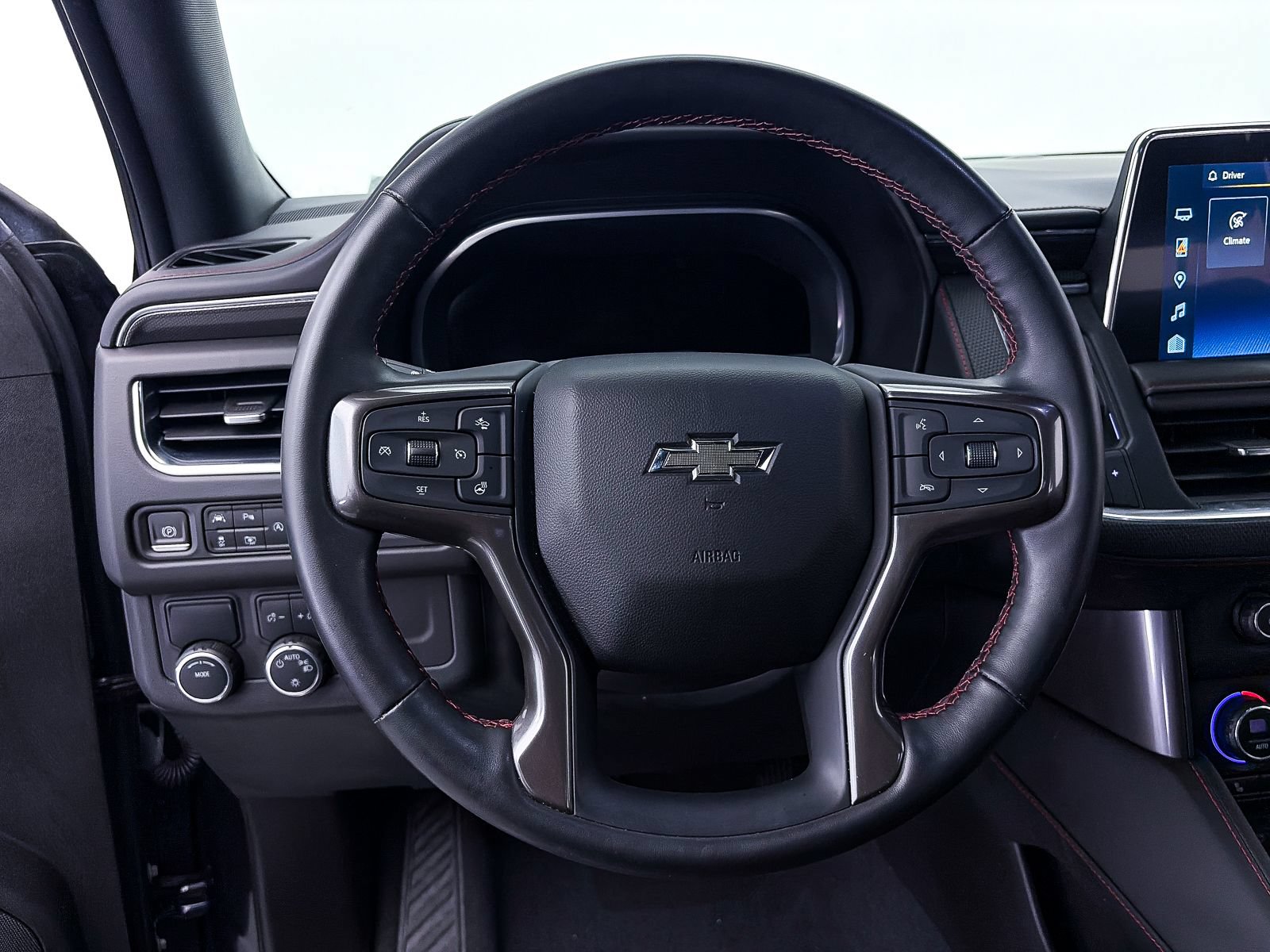 Used 2023 Chevrolet Suburban RST w/ Luxury Package RWD image 32