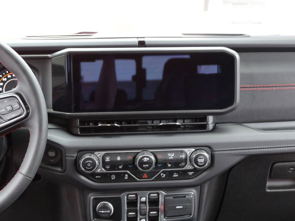 Used 2024 Jeep Gladiator Rubicon AWD/4WD image 25