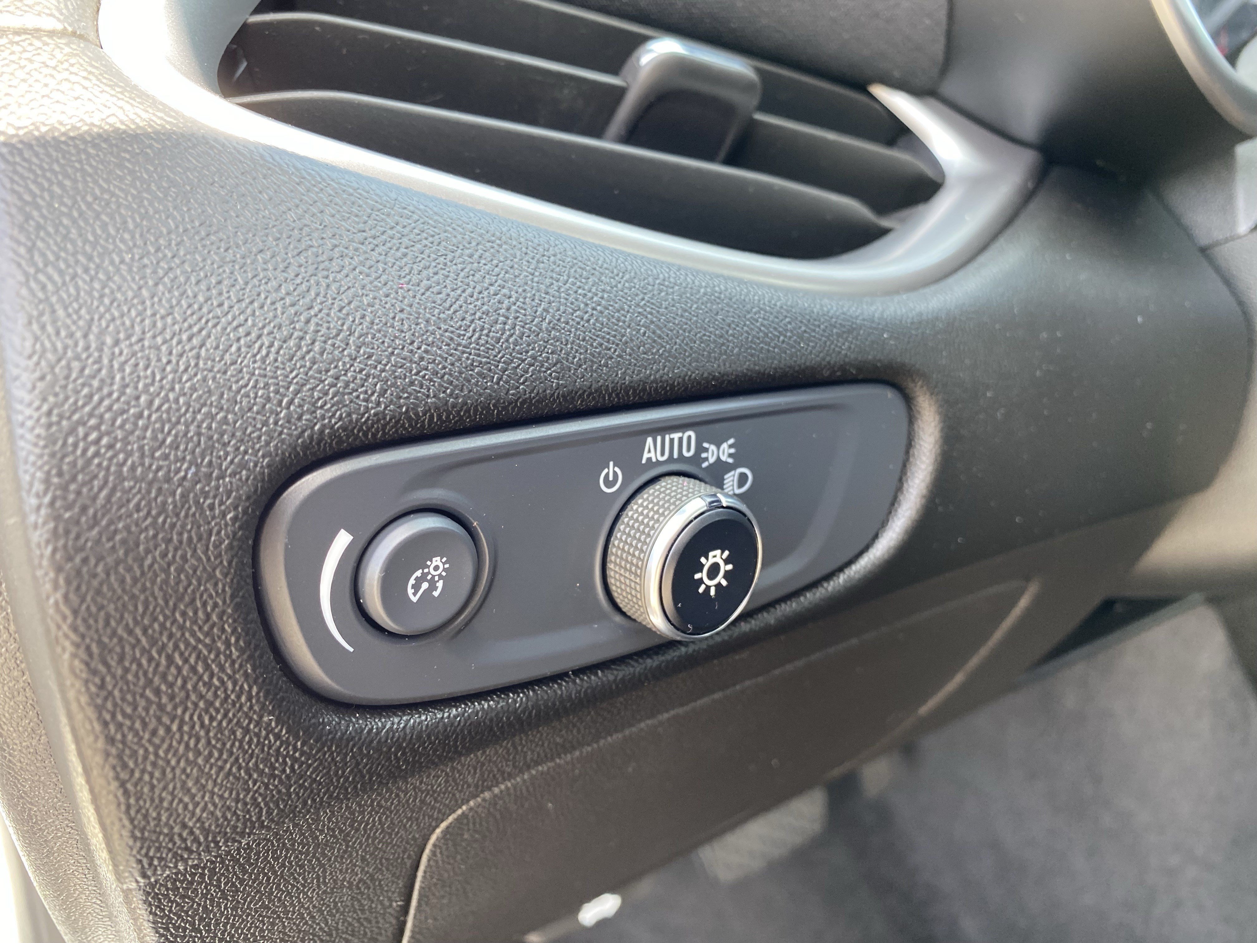 Used 2025 Chevrolet Malibu LS FWD image 20