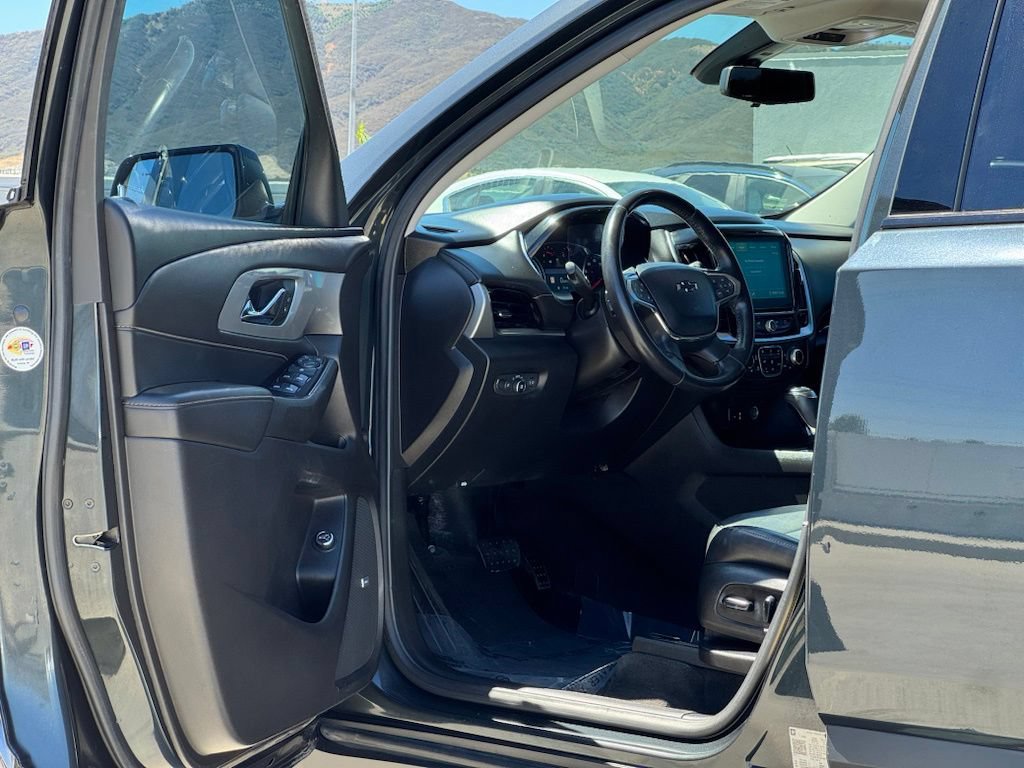 Used 2020 Chevrolet Traverse RS w/ LPO, Floor Liner Package FWD image 8