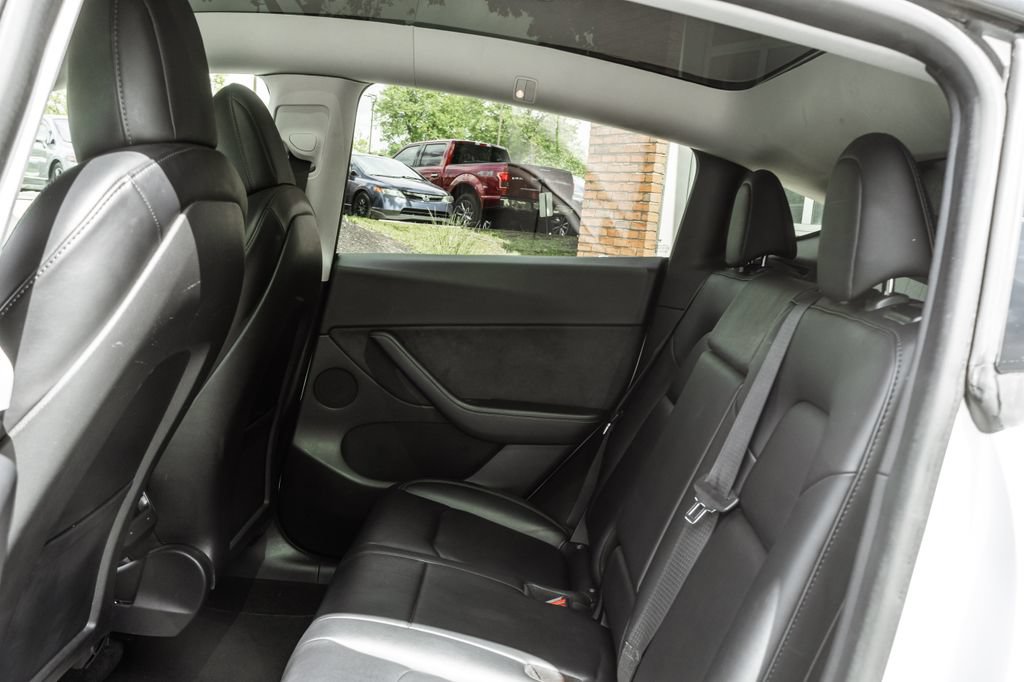 Used 2022 Tesla Model Y Long Range AWD/4WD image 22