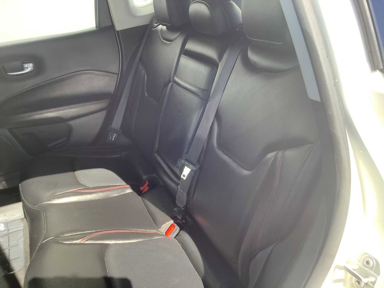 Used 2018 Jeep Compass Trailhawk w/ Leather Interior Group AWD/4WD image 13