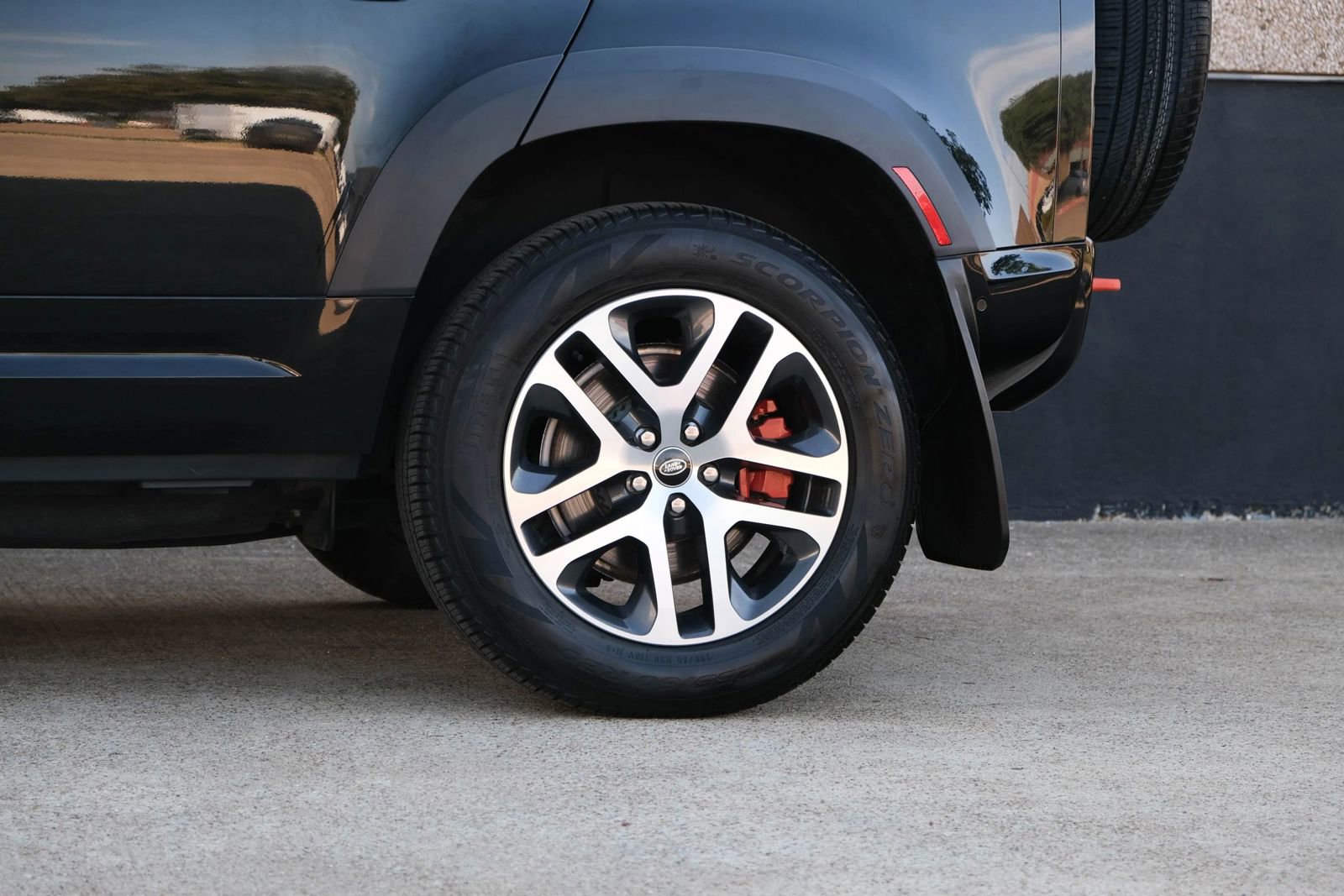 Used 2023 Land Rover Defender 110 X image 10