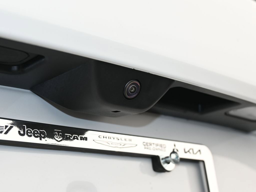 Used 2025 Jeep Grand Cherokee Altitude image 31