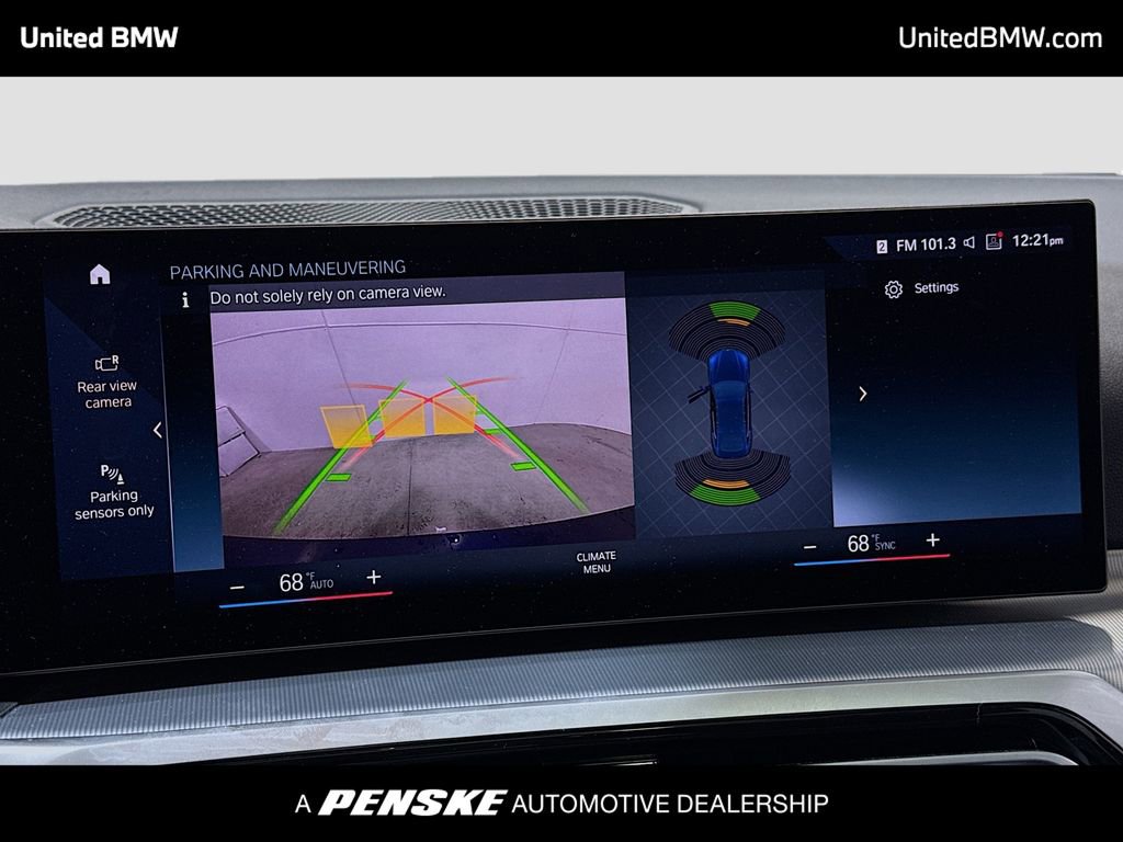 Used 2023 BMW i4 eDrive35 w/ Premium Package RWD image 9