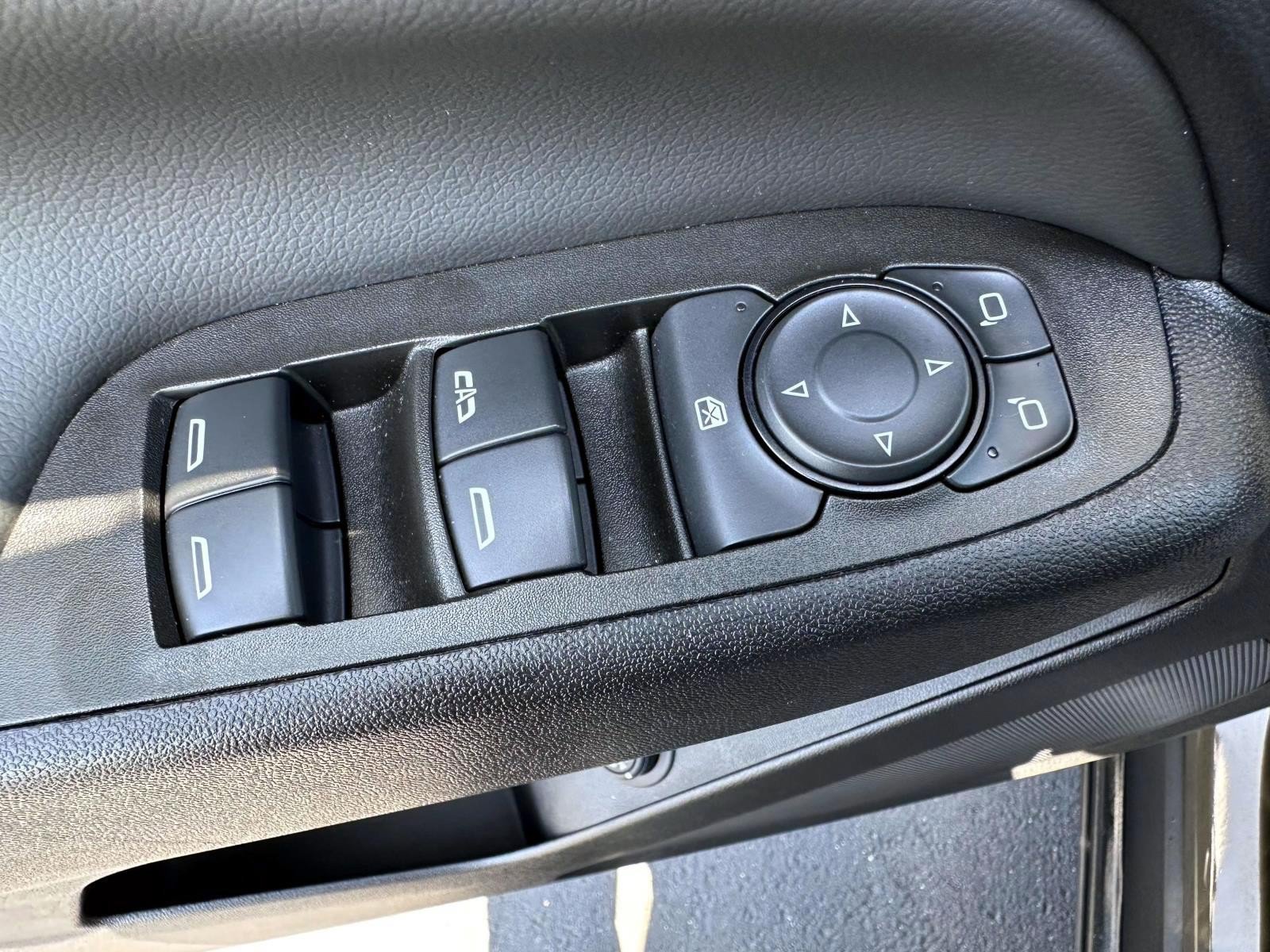 Used 2023 Chevrolet Equinox LT AWD/4WD image 9
