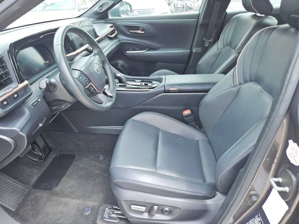 Used 2024 Toyota Crown AWD/4WD image 11