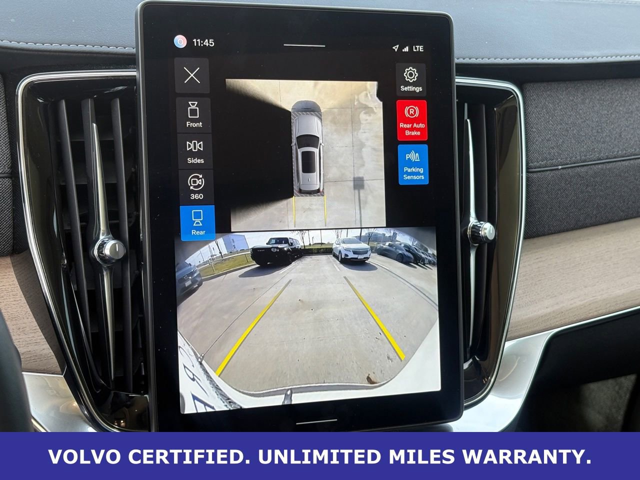 Certified 2025 Volvo XC90 B6 Plus image 24