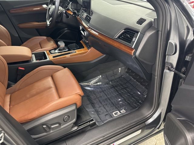 Used 2023 Audi Q5 2.0T Prestige w/ Prestige Package image 25