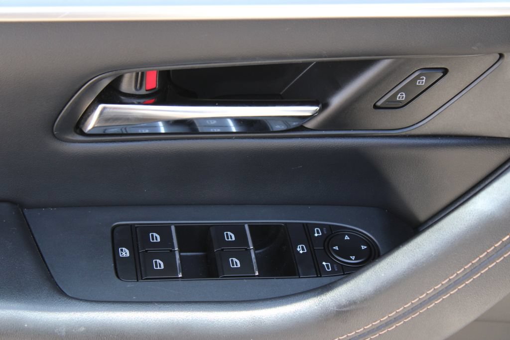 Used 2025 MAZDA CX-70 Plug-In Hybrid w/ Premium Plus AWD/4WD image 33