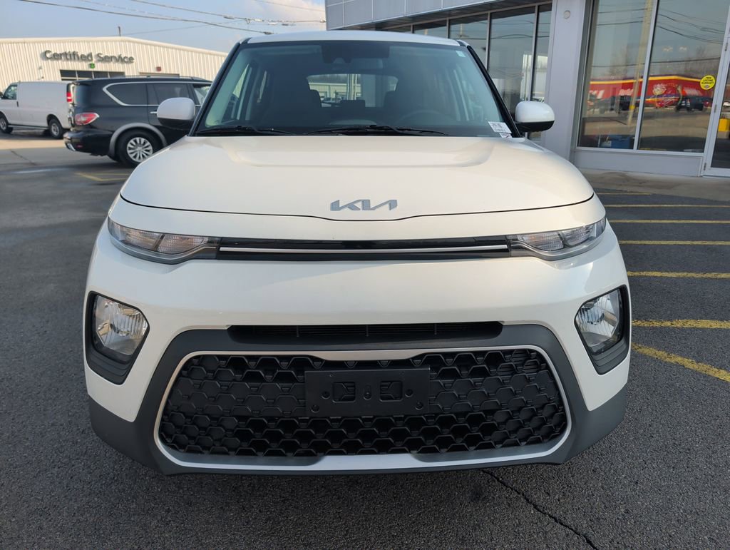 Used 2022 Kia Soul LX w/ Technology Package image 2
