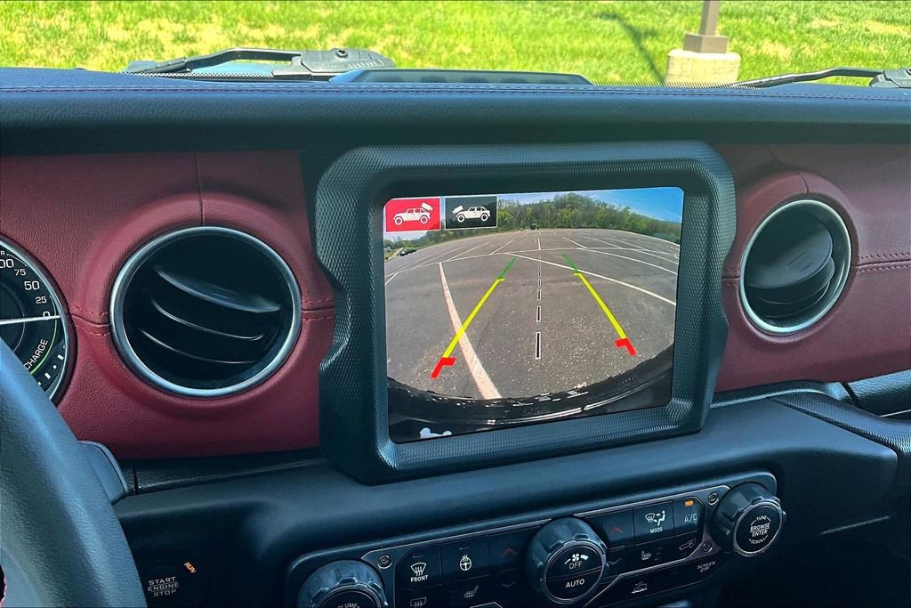 Used 2023 Jeep Wrangler Unlimited Rubicon 4xe AWD/4WD image 14