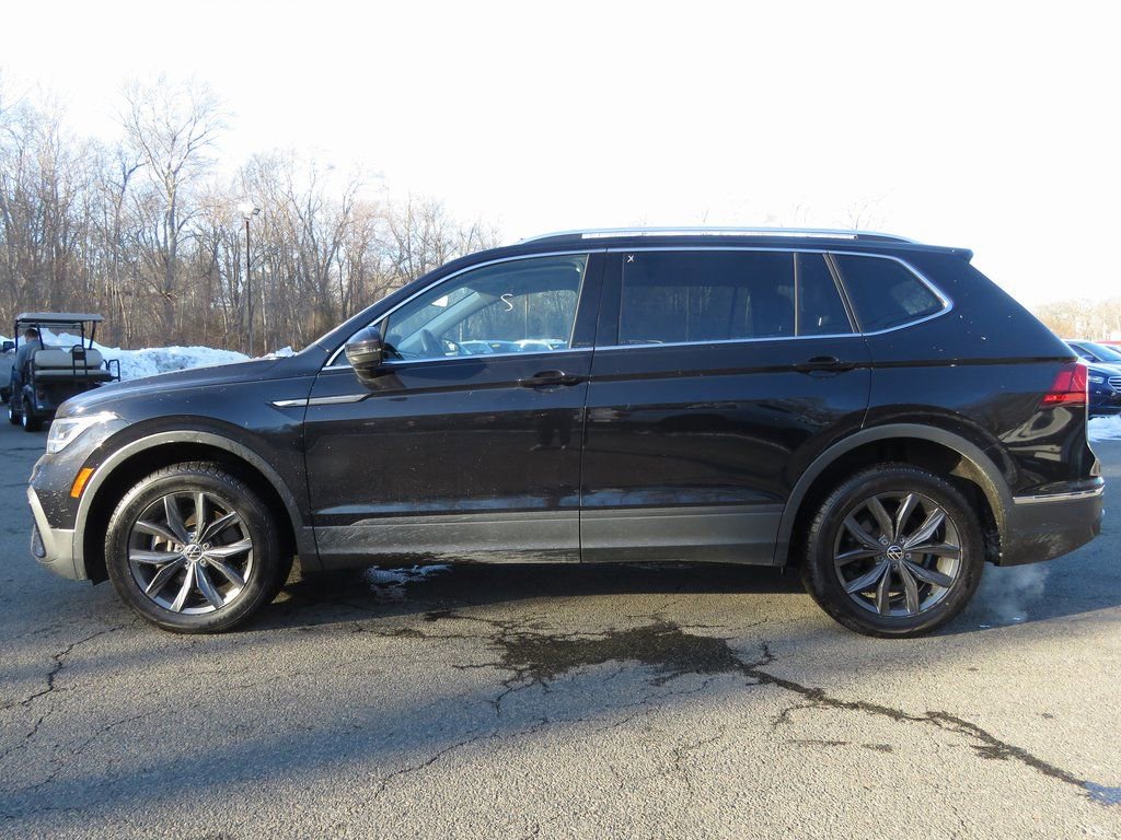 Used 2022 Volkswagen Tiguan SE w/ Panoramic Sunroof Package image 8