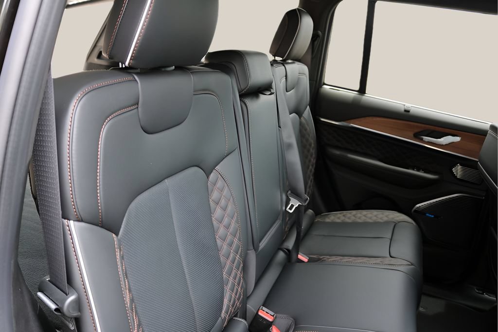 New 2026 Jeep Grand Cherokee Summit AWD/4WD image 18