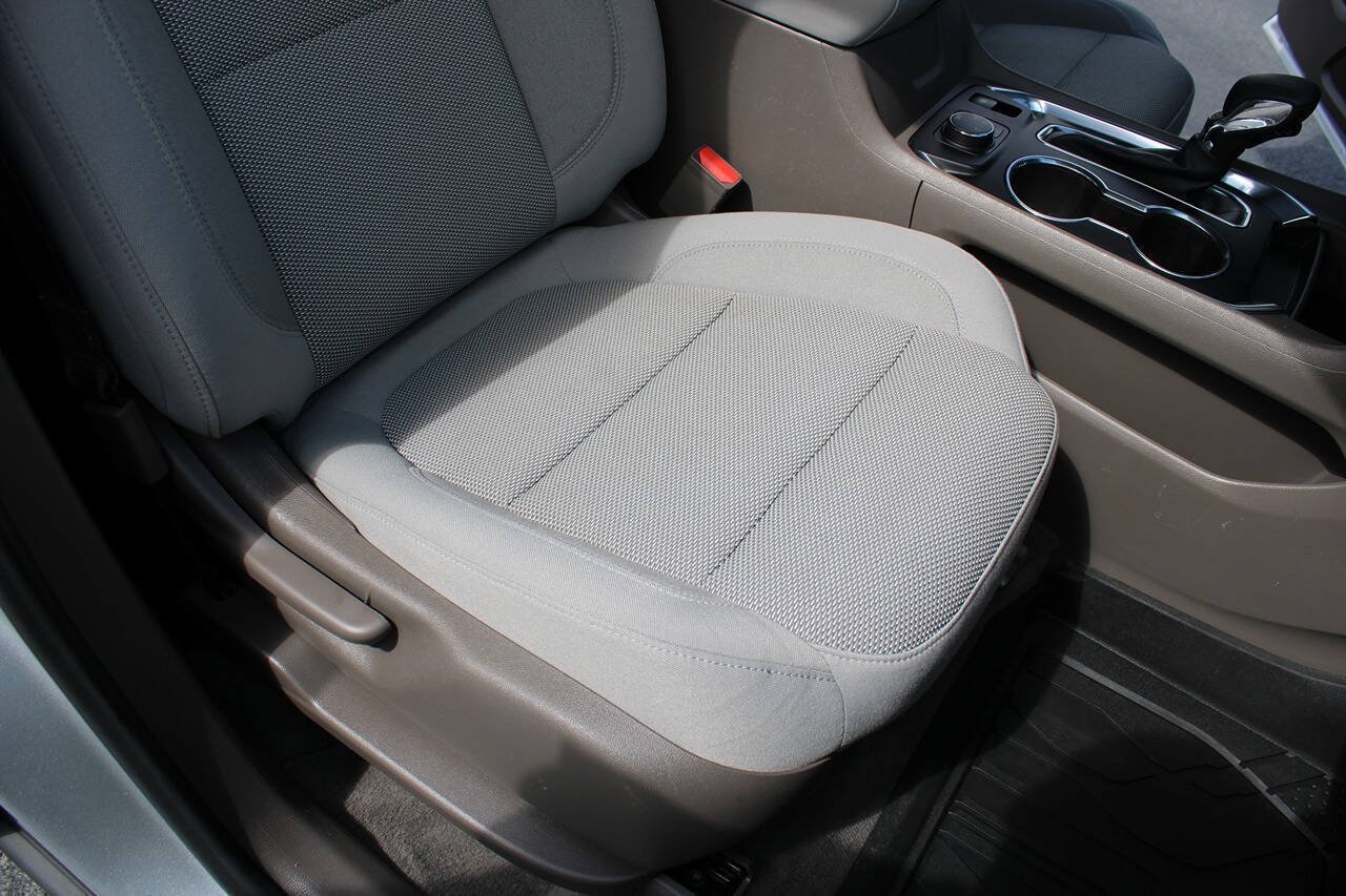 Used 2021 Chevrolet Traverse LT AWD/4WD image 40