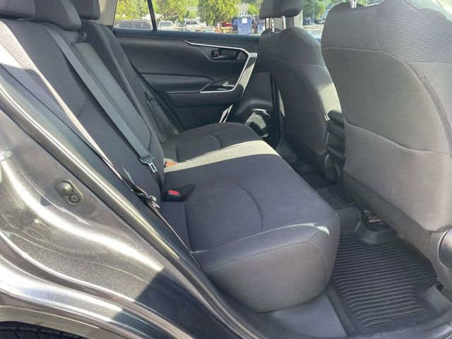 Used 2020 Toyota RAV4 LE FWD image 15
