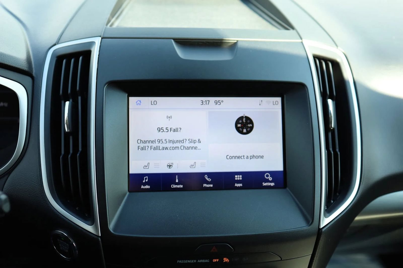 Used 2020 Ford Edge SEL w/ Cold Weather Package AWD/4WD image 17