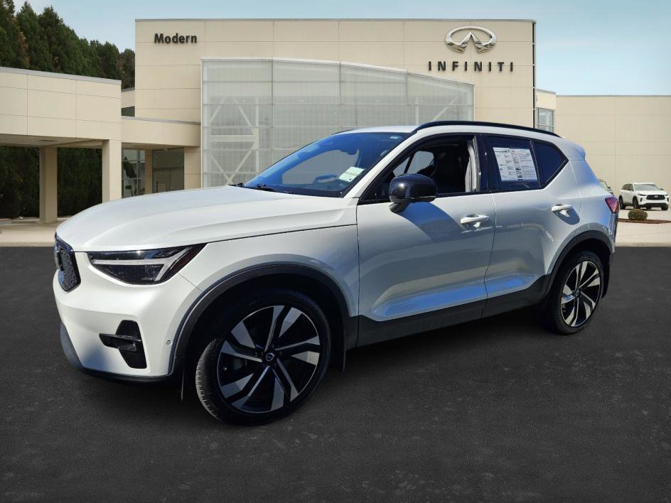 Used 2024 Volvo XC40 B5 Ultimate w/ Protection Package Premier