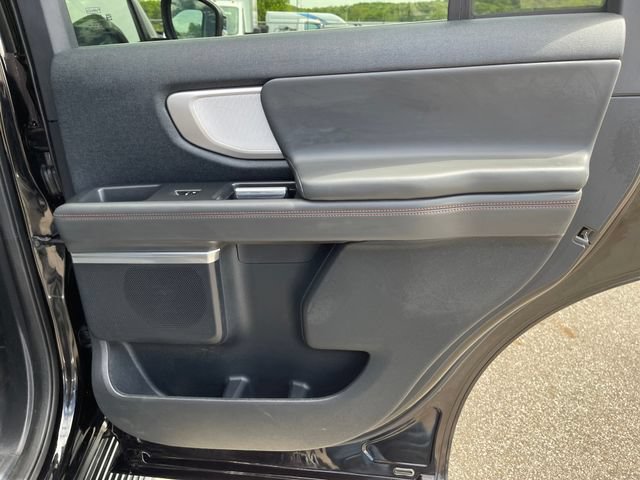 Used 2025 Ford Expedition Active AWD/4WD image 41