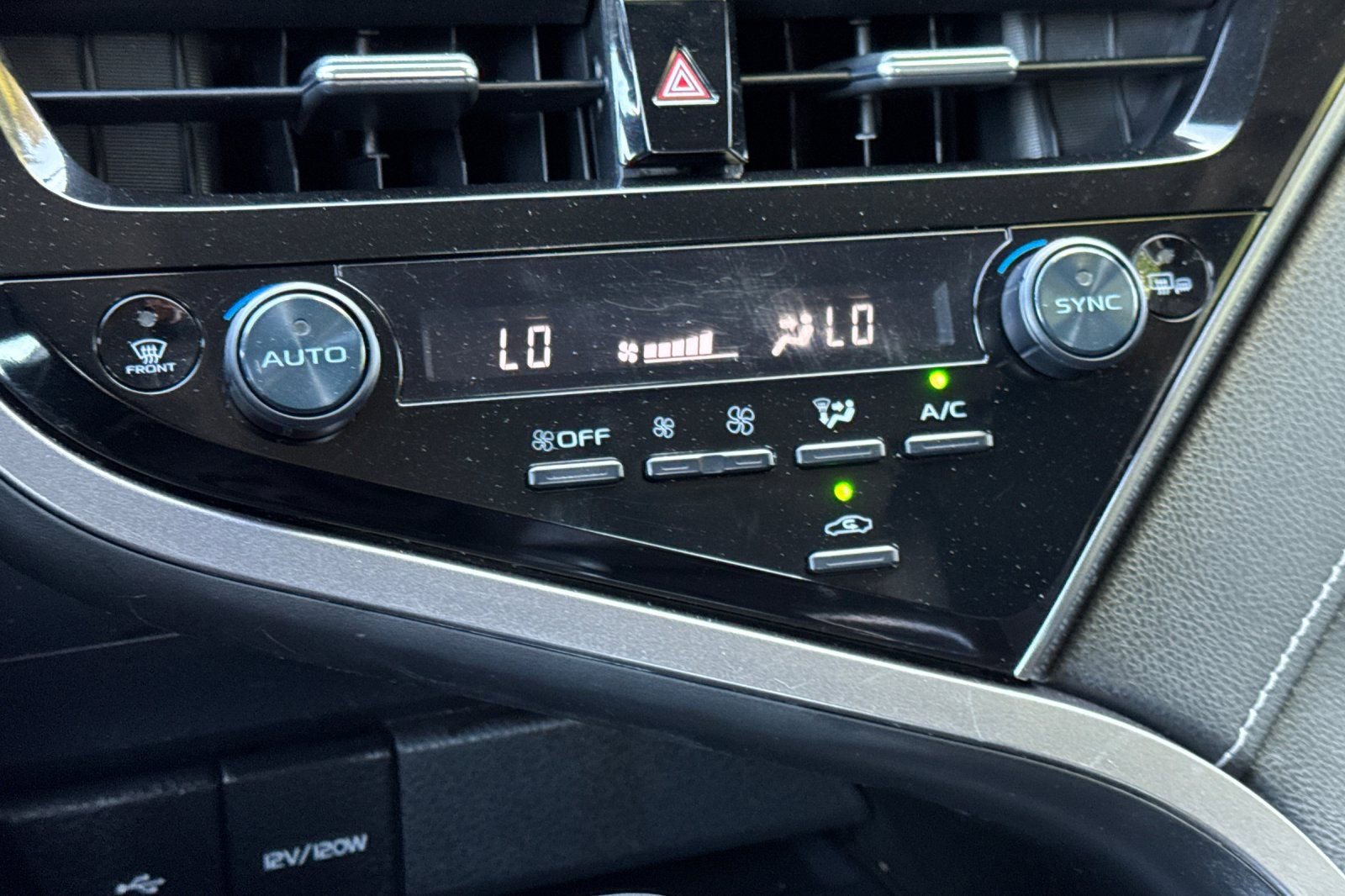 Used 2023 Toyota Camry XSE image 18