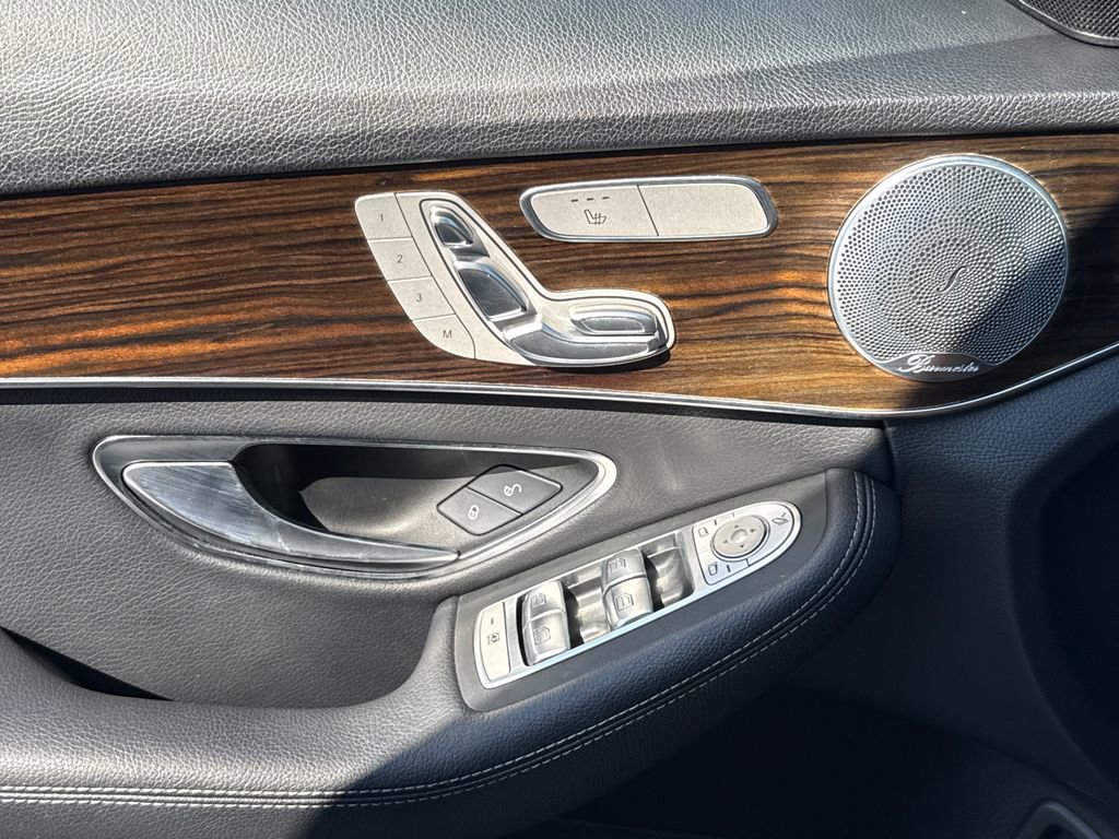 Used 2020 Mercedes-Benz C 300 Sedan image 24