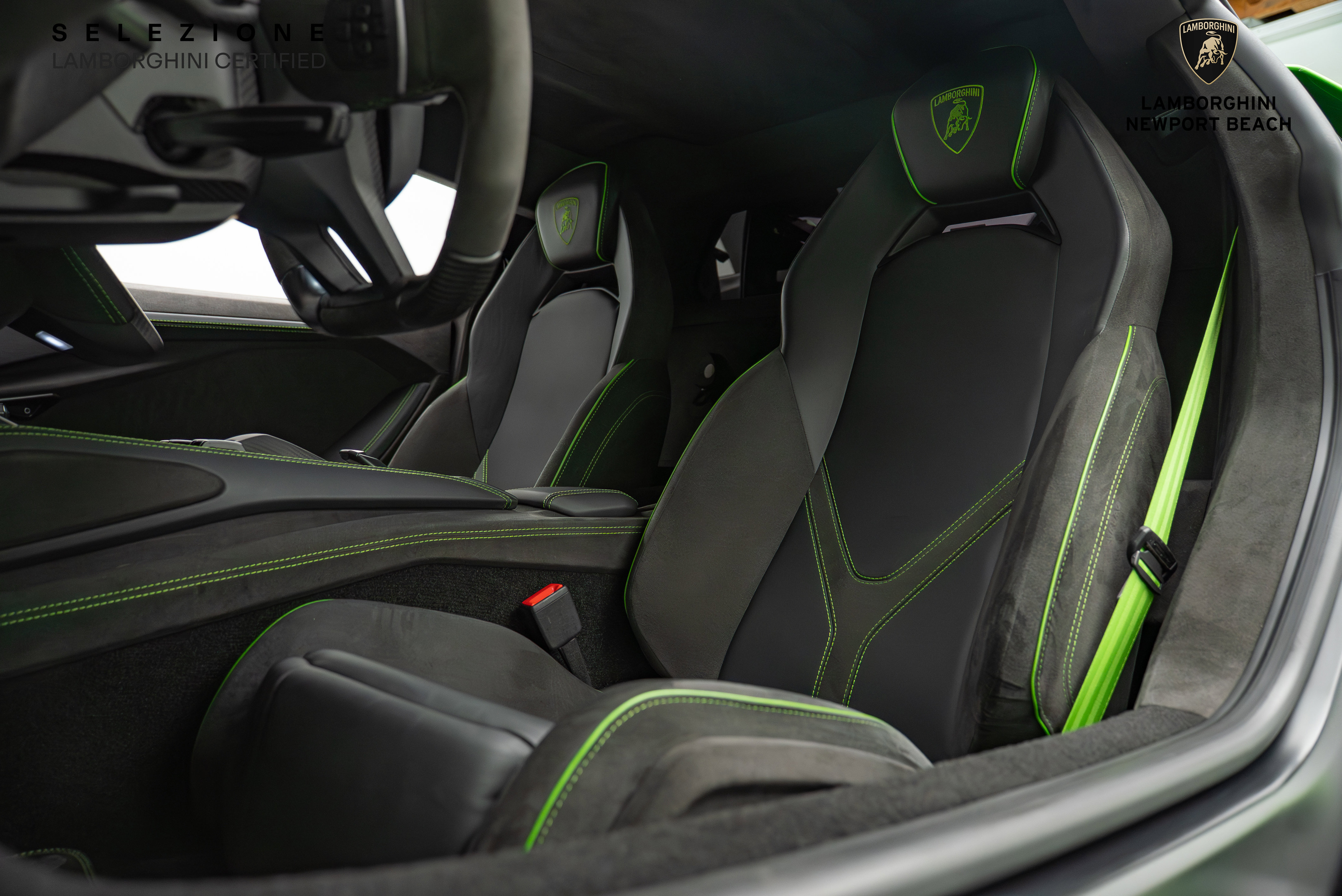 Used 2024 Lamborghini Revuelto AWD/4WD image 25