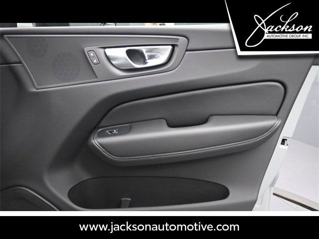 Used 2025 Volvo XC60 B5 Core w/ Climate Package image 30