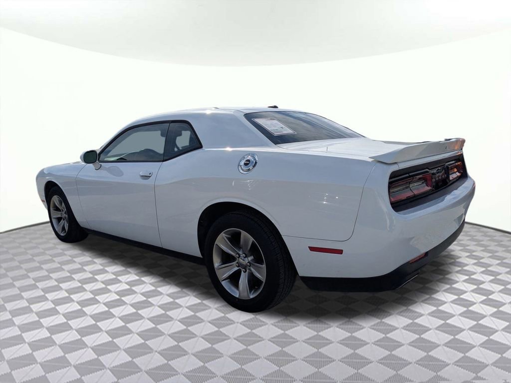 Used 2020 Dodge Challenger SXT image 5