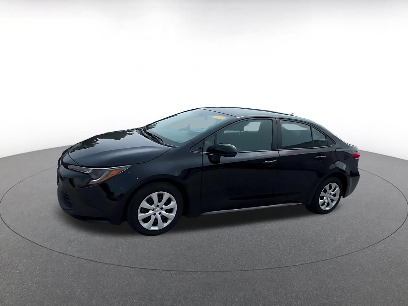 Used 2025 Toyota Corolla LE FWD image 7