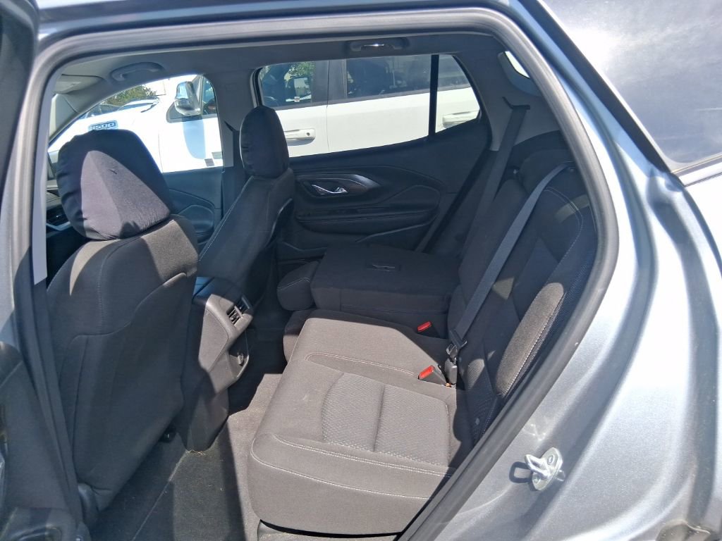 Used 2023 GMC Terrain SLE w/ Driver Convenience Package FWD image 16