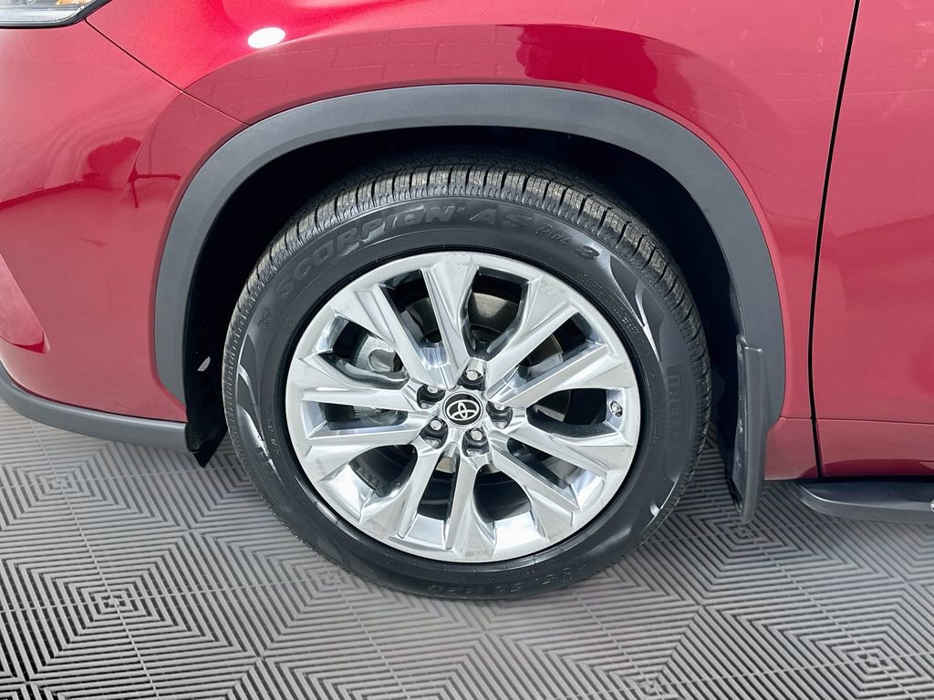 Used 2022 Toyota Highlander Limited AWD/4WD image 25