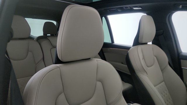 Used 2026 Volvo XC90 B6 Plus AWD/4WD image 37