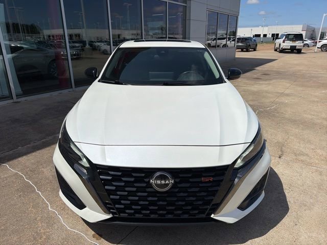 Used 2024 Nissan Altima 2.5 SR w/ SR Premium Package FWD image 6