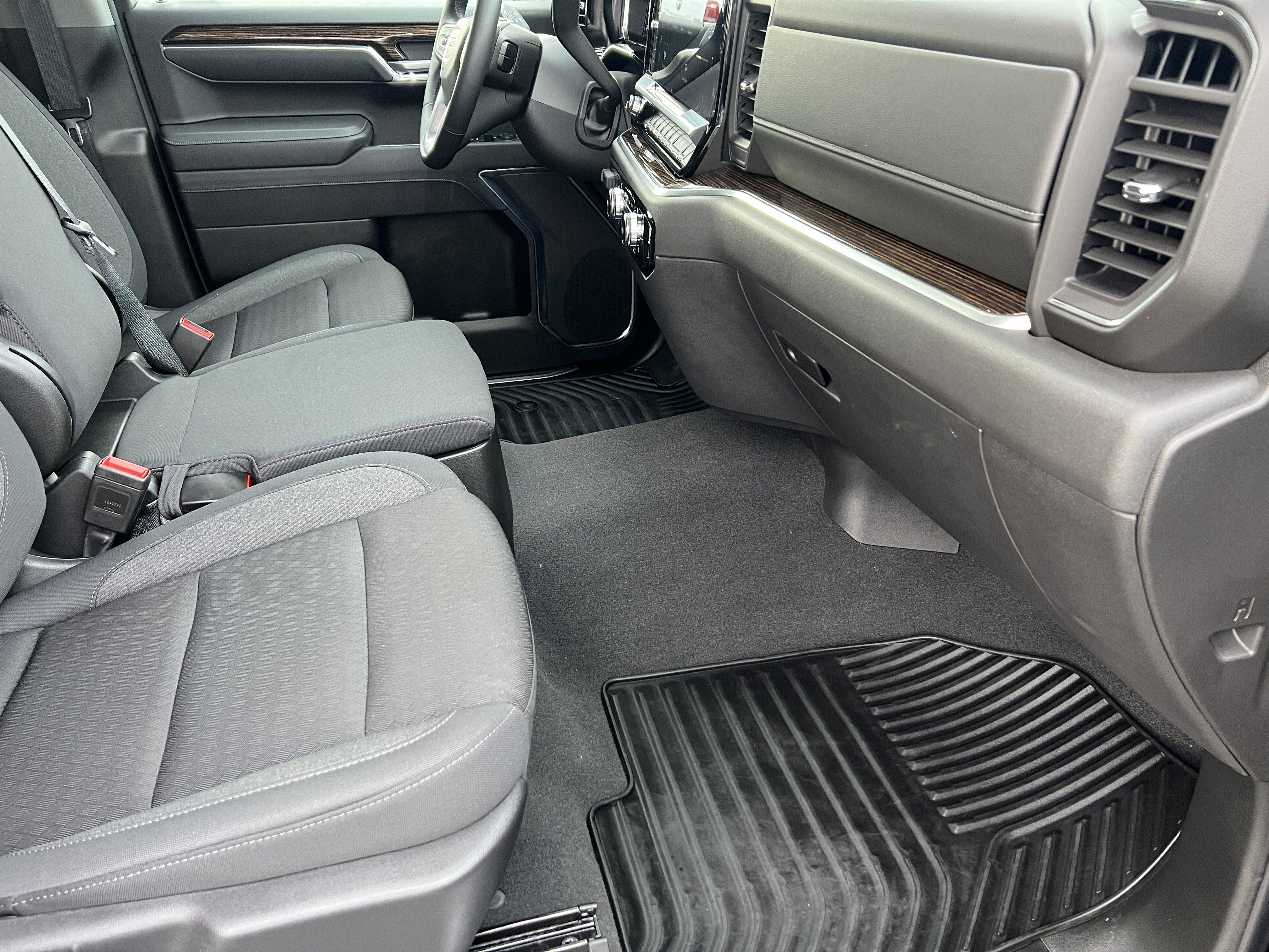 Used 2025 GMC Sierra 1500 Elevation image 22