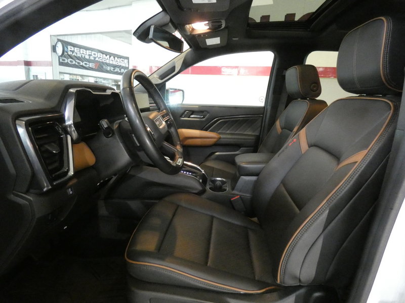 Used 2023 GMC Canyon AT4 w/ AT4 Premium Package AWD/4WD image 11
