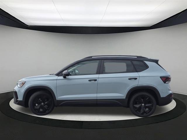 New 2026 Volkswagen Taos SE FWD image 4