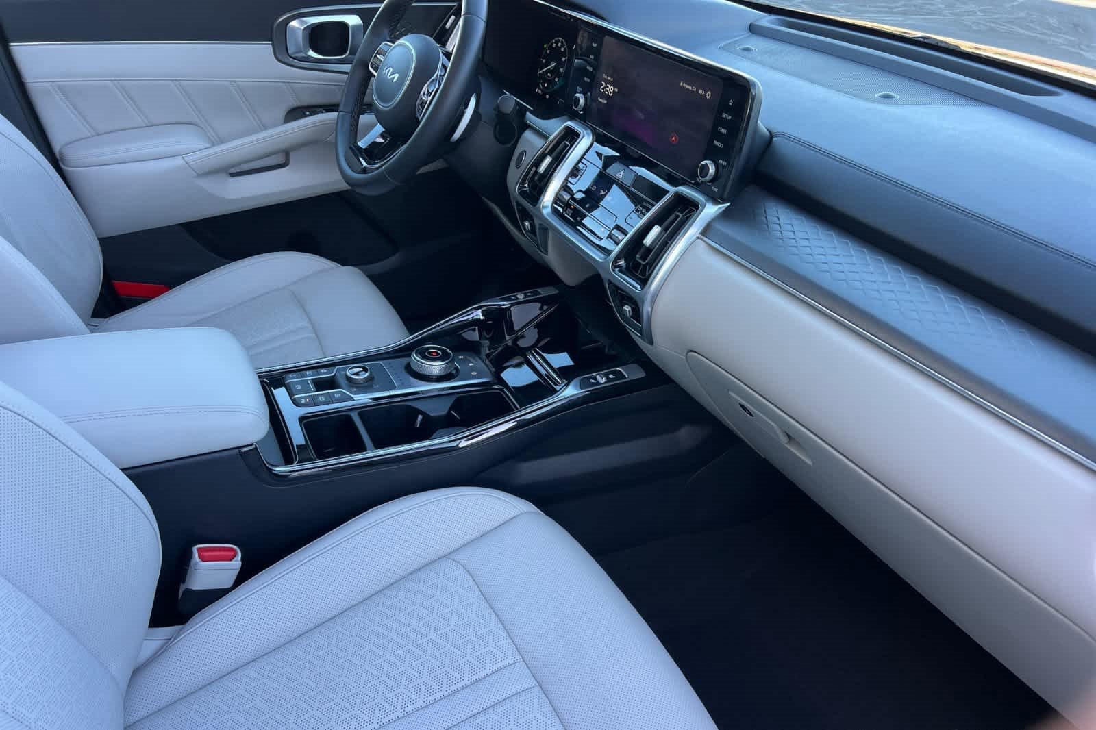 Used 2023 Kia Sorento SX Prestige image 17