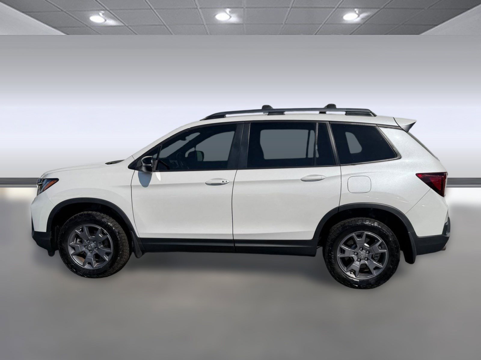 Used 2024 Honda Passport TrailSport image 2