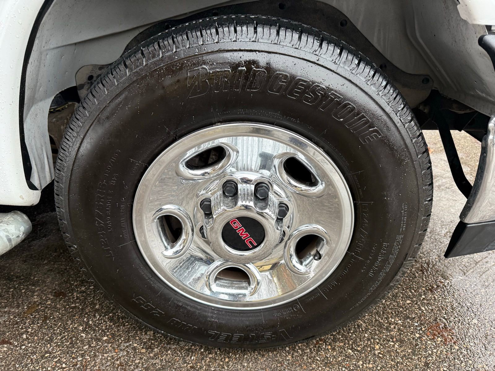 Used 2023 GMC Savana 2500 image 21