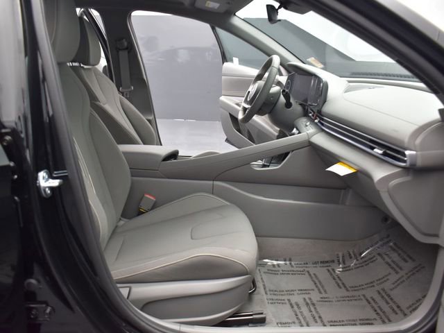 Used 2025 Hyundai Elantra SEL FWD image 34