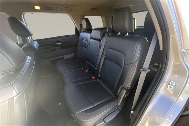 Certified 2025 Nissan Pathfinder SL image 24
