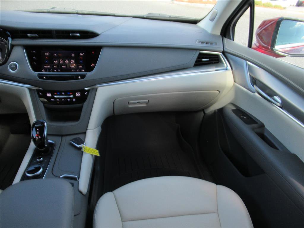 Used 2024 Cadillac XT5 Premium Luxury w/ Technology Package image 13