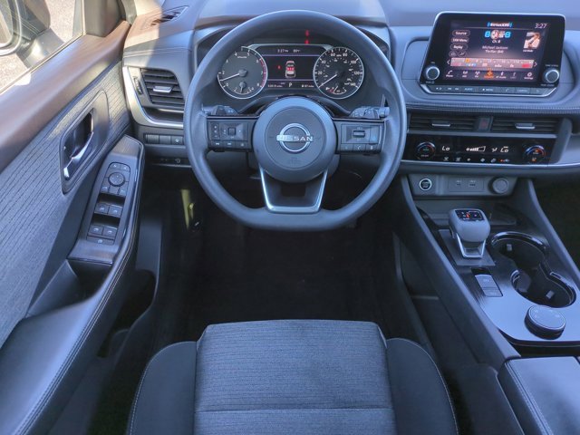 Certified 2023 Nissan Rogue SV image 15