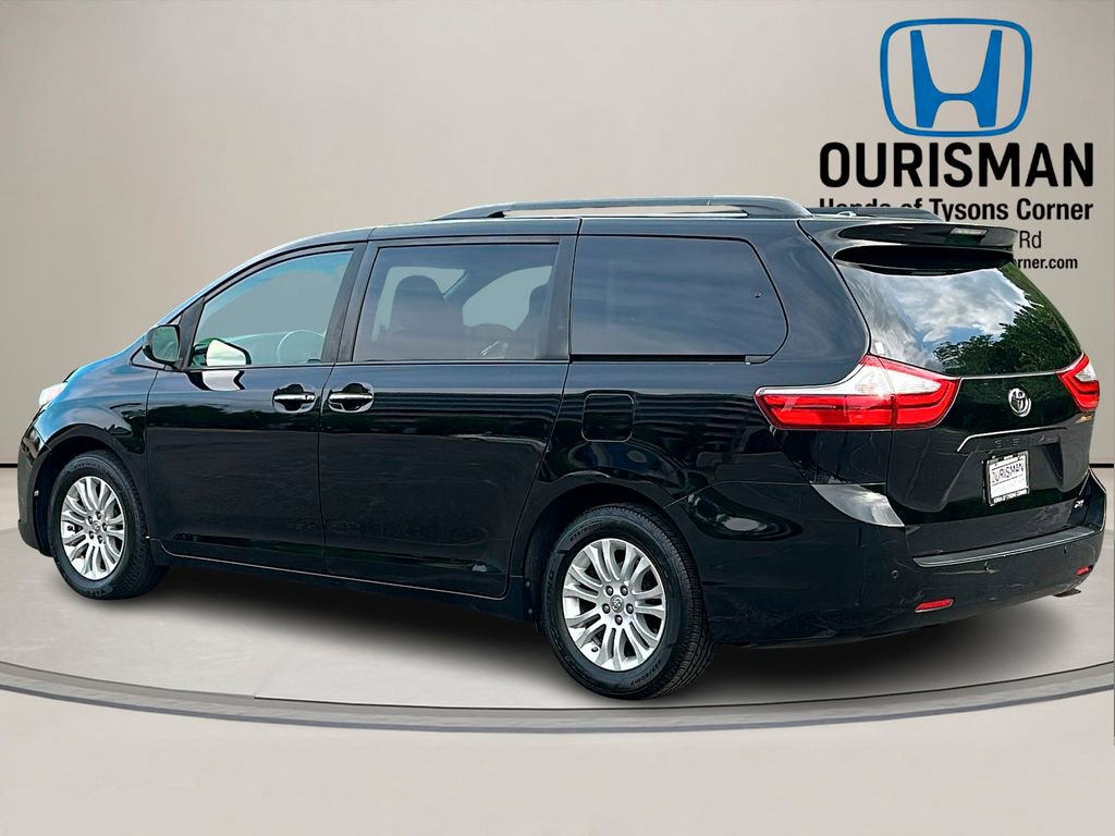 Used 2017 Toyota Sienna XLE w/ XLE Navigation Package FWD image 3