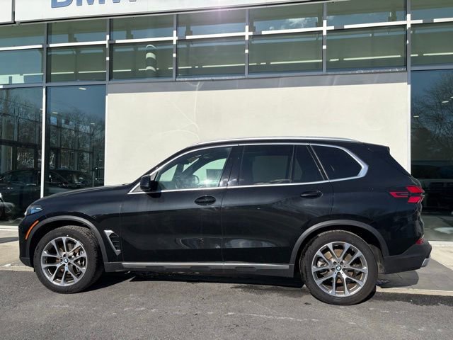 Used 2025 BMW X5 xDrive40i w/ Parking Assistance Package image 2