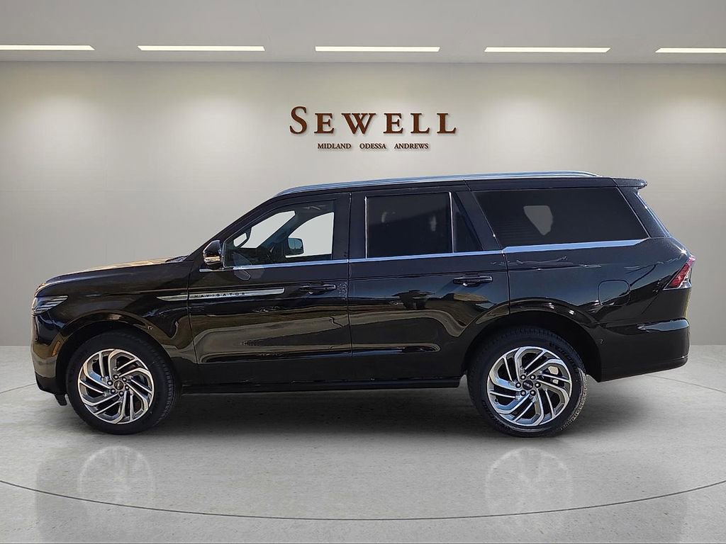 New 2025 Lincoln Navigator Reserve AWD/4WD image 2