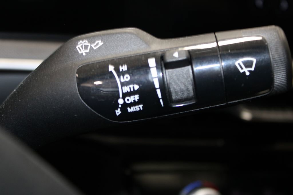 Used 2025 Kia K5 LXS image 31