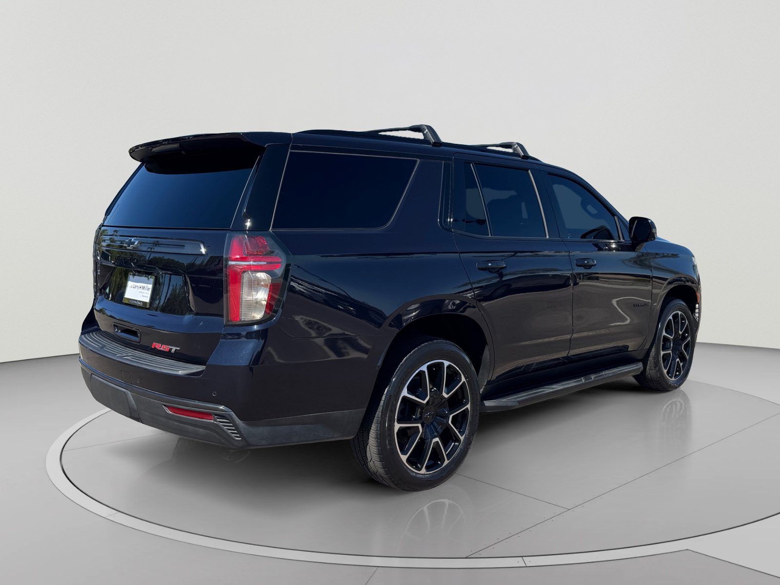Used 2022 Chevrolet Tahoe RST w/ Luxury Package AWD/4WD image 5