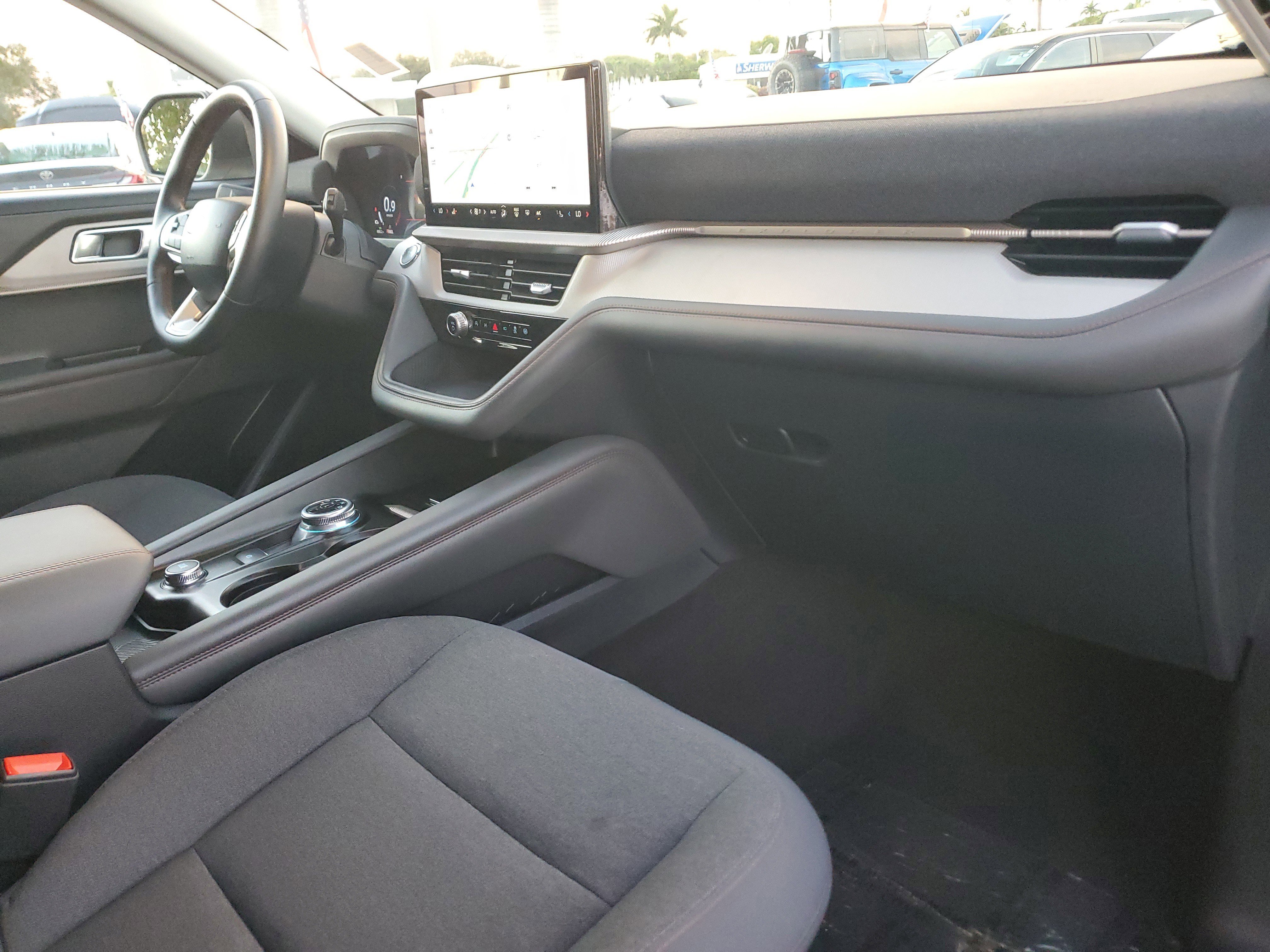 Used 2025 Ford Explorer Active image 20