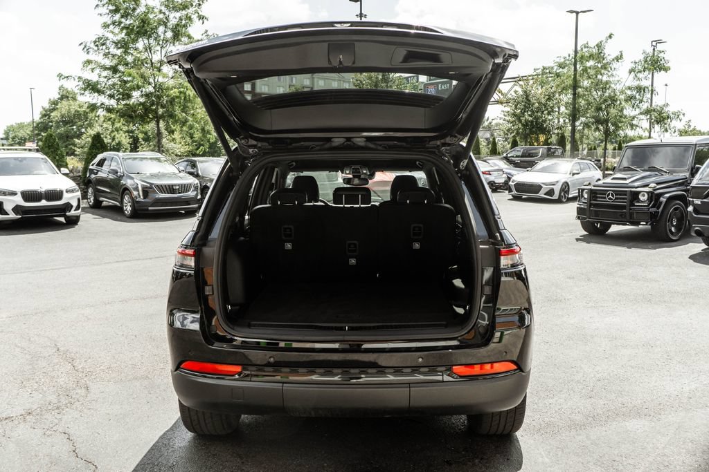 Used 2023 Jeep Grand Cherokee Altitude AWD/4WD image 22
